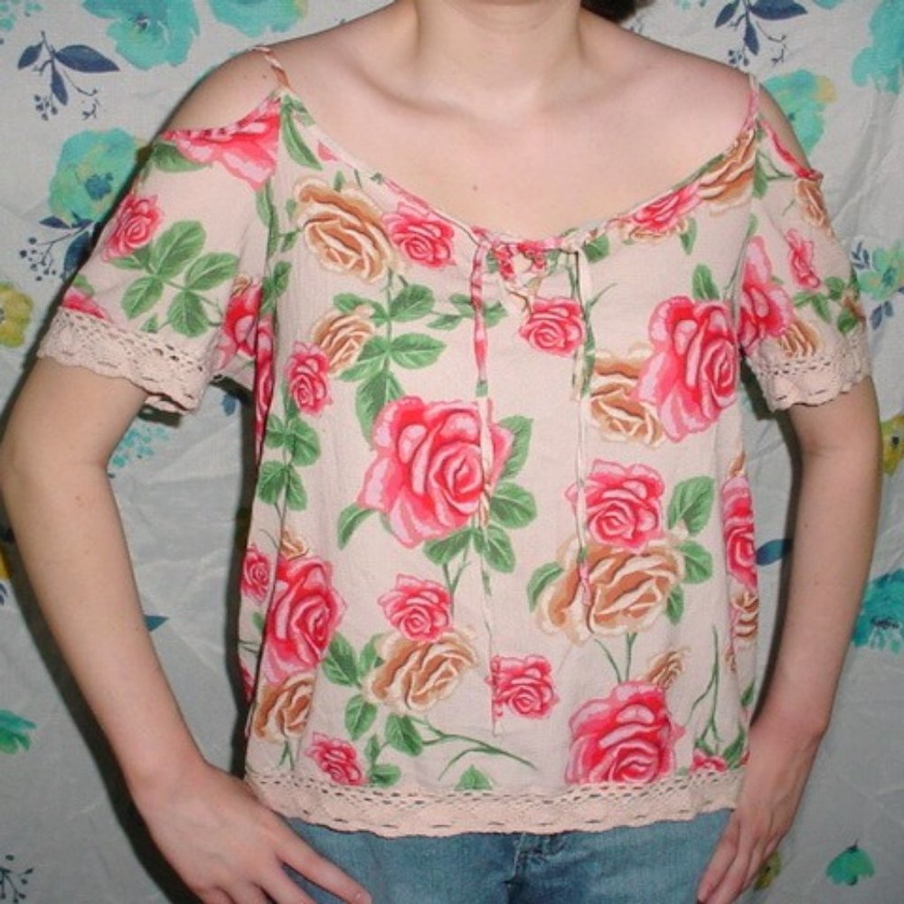 IKY ME Red Roses Crochet Lace Blouse L